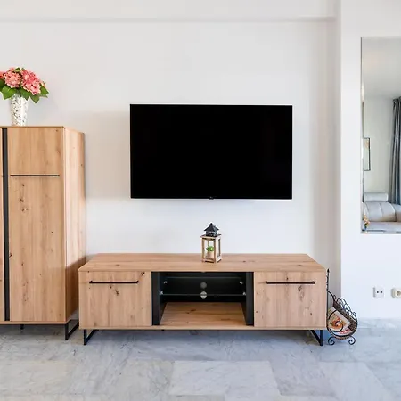 Wintowinrentals De Lujo En Medio De Puerto Marina. Apartment