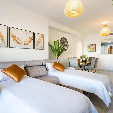 Wintowinrentals De Lujo En Medio De Puerto Marina. アパート ベナルマデナ