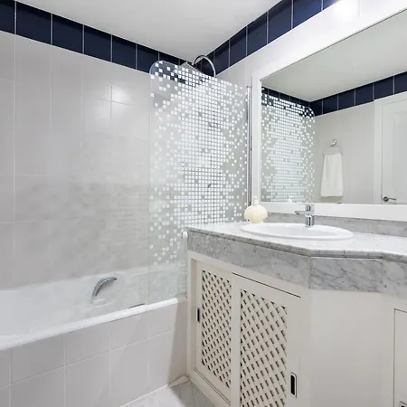 Wintowinrentals De Lujo En Medio De Puerto Marina. Apartment *