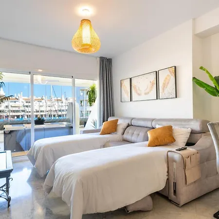 Wintowinrentals De Lujo En Medio De Puerto Marina. アパート *