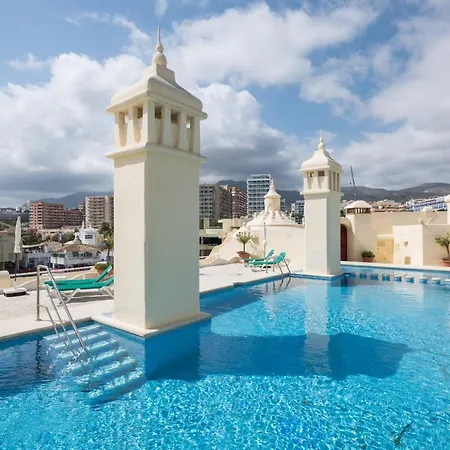 Wintowinrentals De Lujo En Medio De Puerto Marina. Apartment *