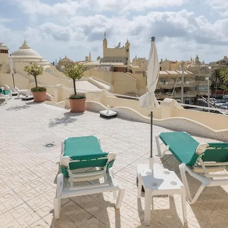 Wintowinrentals De Lujo En Medio De Puerto Marina. ベナルマデナ